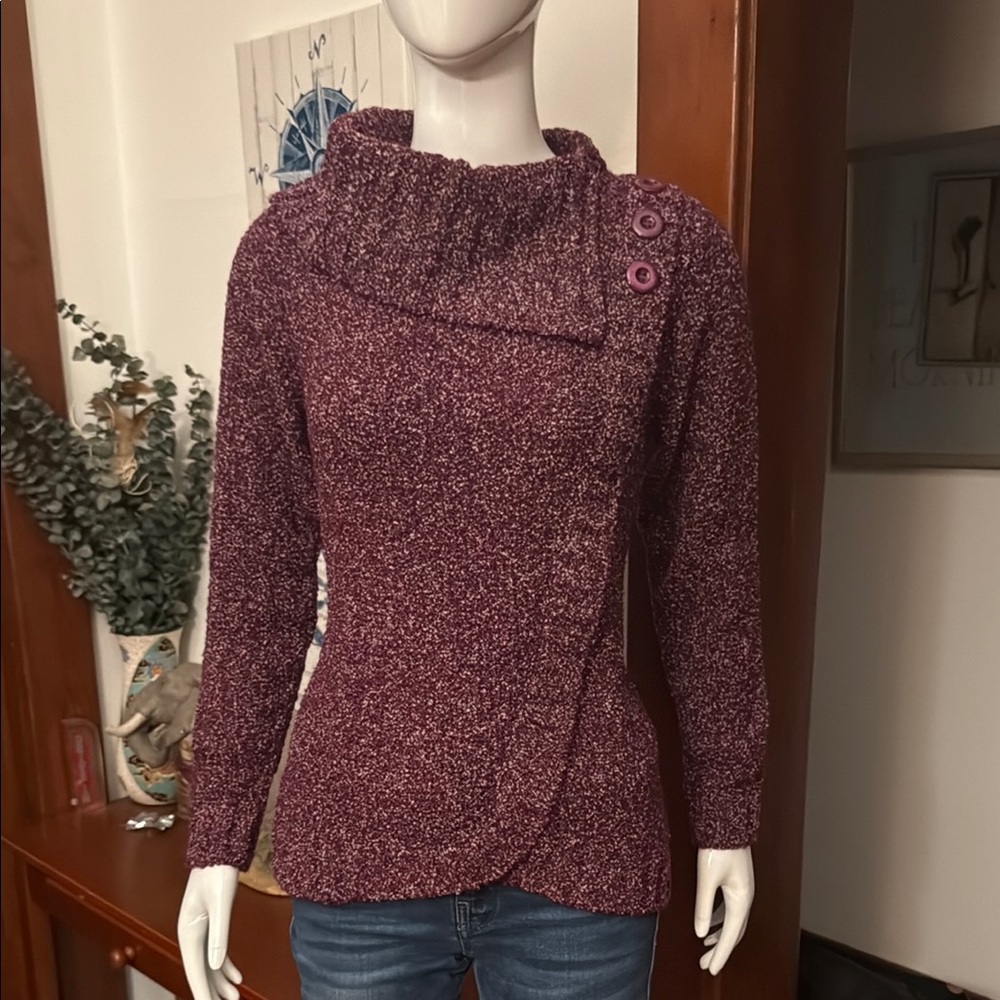 NWT northern reflections size small Women's Purple Sweater with Button Detail